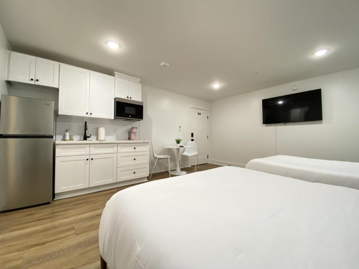 Tropical Springs Studio Apartment Two Queen Beds Γκάλβεστον Εξωτερικό φωτογραφία