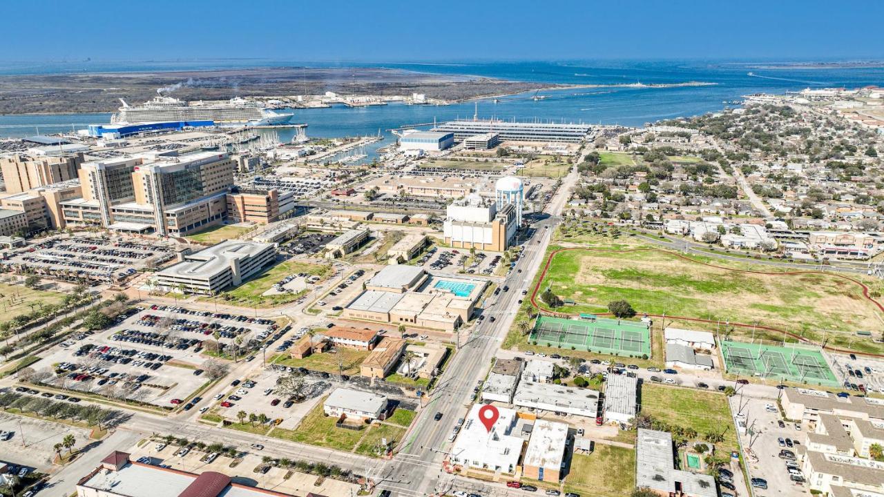 Tropical Springs Studio Apartment Two Queen Beds Γκάλβεστον Εξωτερικό φωτογραφία